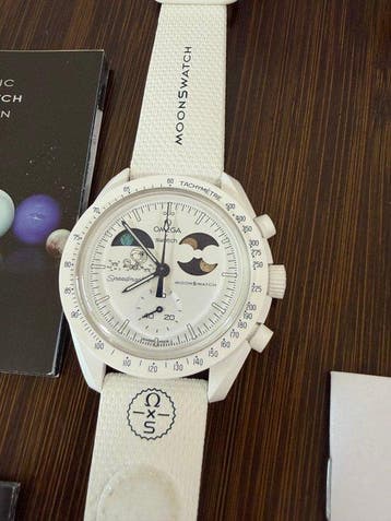 Omega x Swatch - MoonSwatch. Mission to Earthphase., Sieraden, Tassen en Uiterlijk, Horloges | Heren, Nieuw