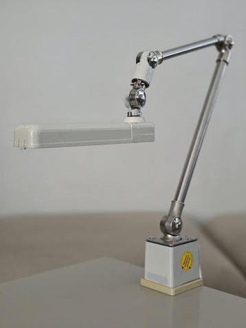 NEW BRAIN DS-98K – regulowana przemysowa lampa robocza –