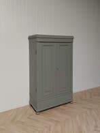 Landelijke klassieke kast, tweedeurs, kledingkast, legkast