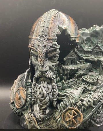 Reliëf, Buste Viking avec scène intérieure sculptée – Pièce, Antiek en Kunst, Curiosa en Brocante