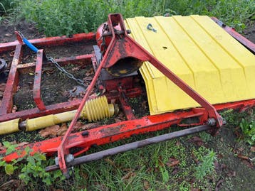 Weidebloter Machine - Mechanisch Defect - Bieden, Ophalen, Maaier