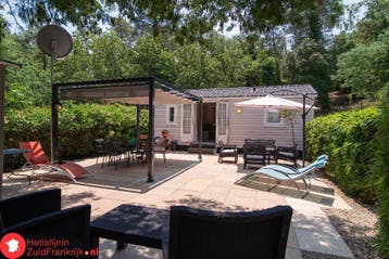 Luxe chalet Zuid-Frankrijk Côte dAzur St.Tropez airco huur, 2 slaapkamers, Huisdier toegestaan, Recreatiepark, Eigenaar