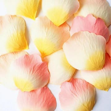 Zakje luxe stoffen rozenblaadjes zalm oranje geel, Hobby en Vrije tijd, Feestartikelen, Ophalen of Verzenden, Nieuw, Versiering