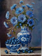 V. Fiorani (XX) - Vaso con fiori e mirtilli