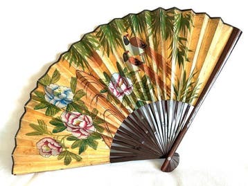 Prachtige grote Waaier met weelderige artisanale en florale