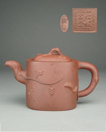 “Songshu Putao” ( – Squirrel and Grapes) - Yixing Teapot
