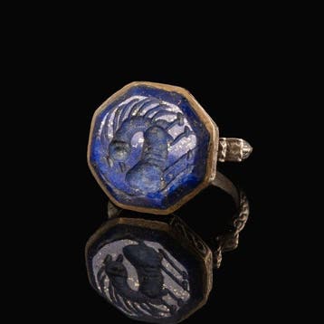 Ottomaanse Rijk Ring met lapis lazuli intaglio met leeuw, Antiek en Kunst