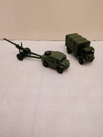 Dinky Toys - Modelauto (3) - Army Wagon nr. 623, 692, 688, Nieuw
