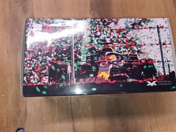 Red Bull Racing - Formula One - Max Verstappen - 2021 -, Hobby en Vrije tijd, Modelauto's | 1:5 tot 1:12, Nieuw