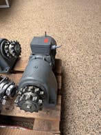zeer sterke electromotor met rem en vertragingskast, Ophalen