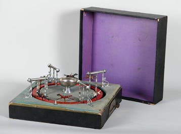 Prachtig antiek mechanisch paardenracespel - Jeu de