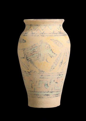 Indus Vallei Terracotta Vaas met veelkleurig zoomormontwerp