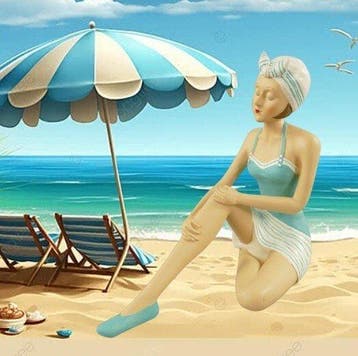 Francois Arvi-hand signed - Beeldje, Bathing Lady with ball