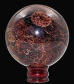 Rijke dieprorode granaat - ideaal voor tentoonstelling en