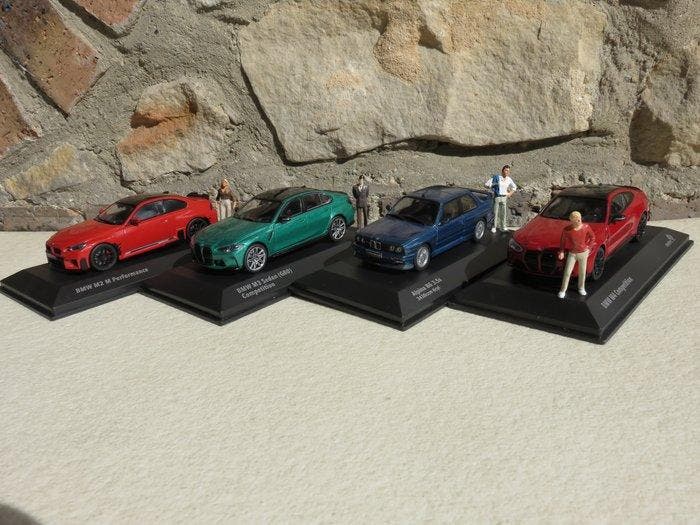 Solido 1:43 - Model sportwagen (8) - 4 BMW survitaminées :, Hobby en Vrije tijd, Modelauto's | 1:5 tot 1:12
