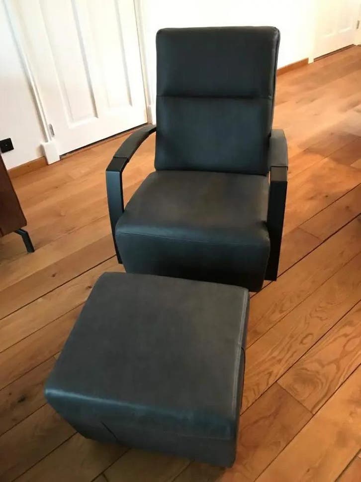 Leren draaifauteuil met hoge rug en stervoet - met hocker -, Huis en Inrichting, Fauteuils, Nieuw, Leer, Ophalen of Verzenden