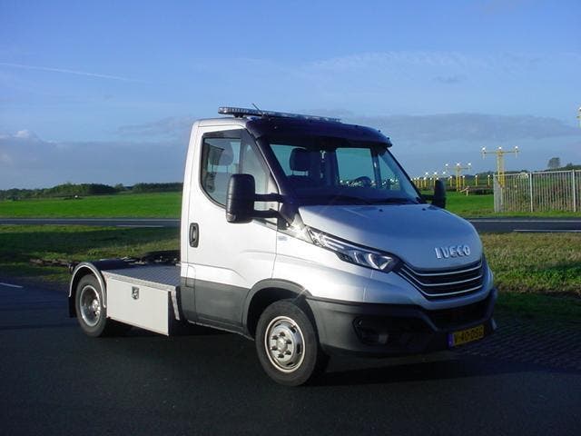 Iveco Daily 40C b.j.2024 ca. 29250km. FULL OPTIONS BPM vrij, Auto's, Automaat, Gebruikt, Iveco, Diesel