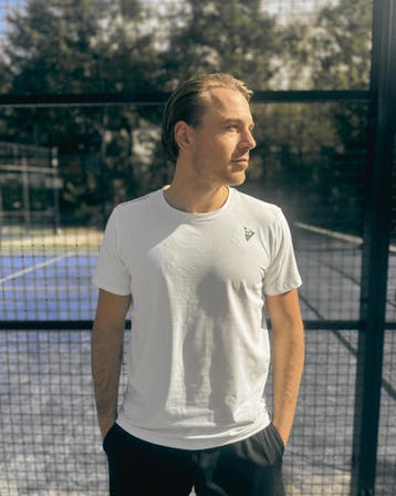 Stryda Club Iconic Padel T-shirt - Marmer Wit | Heren, Verzenden, Nieuw, Padelkleding