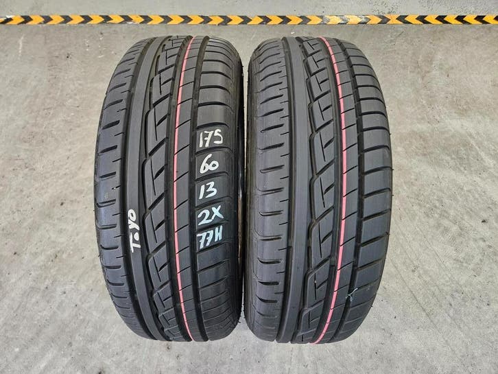 175/60/13 77H TOYO ZOMERBANDEN 7,4MM PROFIEL 2X, Auto-onderdelen, Banden en Velgen, 13 inch, Erkend duurzaam, Zomerbanden, 175 mm