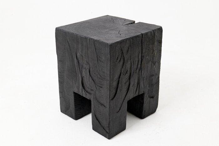Logniture - Bijzettafel - Massief hout, met kettingzaag, Antiek en Kunst, Kunst | Designobjecten