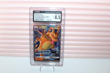 Pokémon - 1 Graded card - Charizard SM211 Foil, Full art,, Nieuw