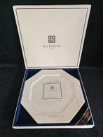Givenchy - Schotel - Keramiek