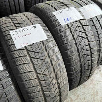 2 x Pirelli Scorpion 235-55-18 Winterbanden 5,5mm, 18 inch, Gebruikt, 235 mm, Band(en)
