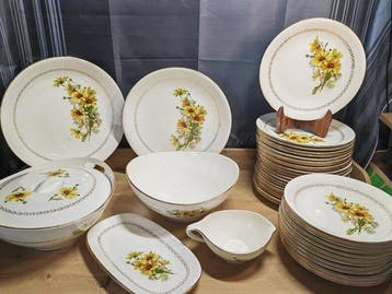 Gien - Tafelservies voor 12 (44) - Marguerite - Porselein