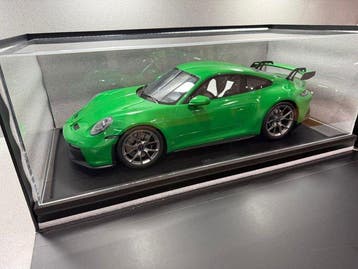 GT Spirit 1:8 - Modelauto - Porsche 911 GT3 RS (992), Nieuw