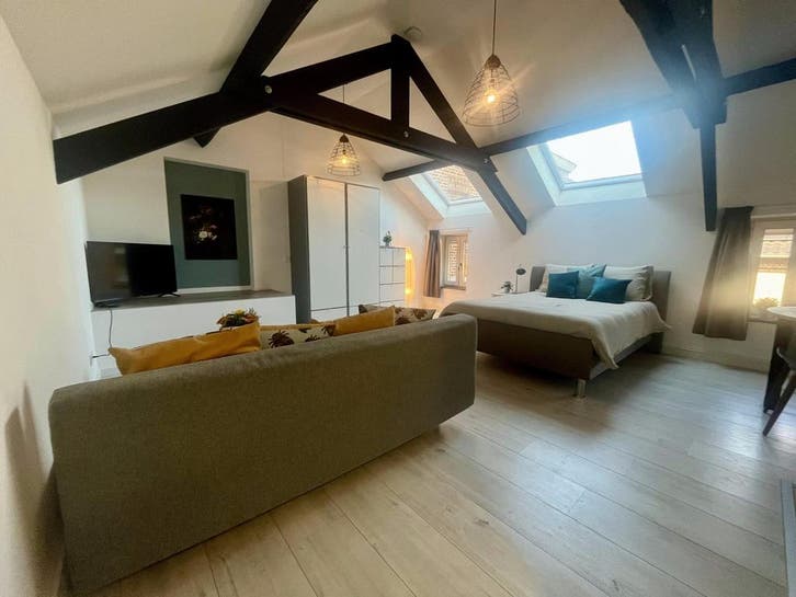 Te huur: Studio Rijksweg in Berg en Terblijt, Huizen en Kamers, Huizen te huur, A+, Limburg