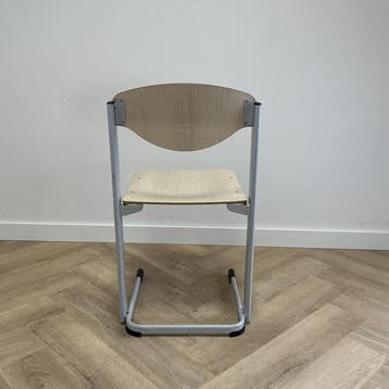 Vanerum schoolstoel (blauwe stip) zithoogte 46 cm, Huis en Inrichting, Stoelen, Ophalen of Verzenden, Gebruikt, Hout, Eén