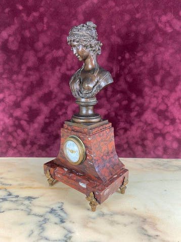 Figurale pendule Napoleon III brons met rouge Griotte marmer, Antiek en Kunst