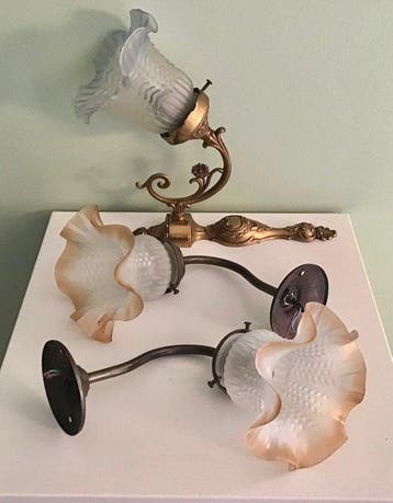 Wandlamp (3) - hangwerk in messing en bronskleurig metaal
