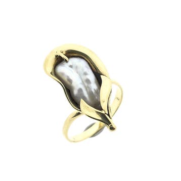 Gouden ring met barok parel, Gebruikt, Ophalen of Verzenden, Kleiner dan 17, Dame