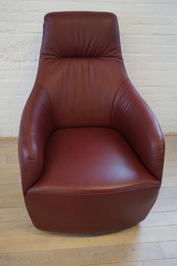 Mooie fauteuil op onzichtbare draaivoet, Nieuw, 75 tot 100 cm, Leer, 50 tot 75 cm