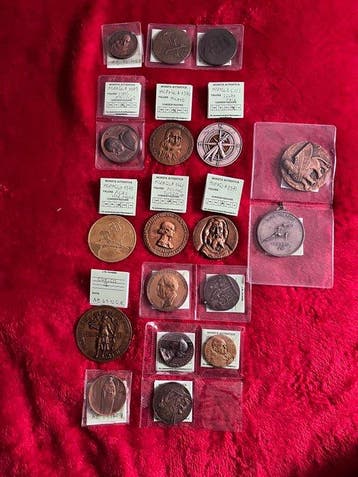 Wereld. vari. Collection of medals incl. restrikes Vari