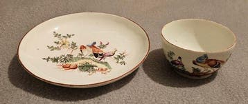 Doorniks porselein/ Porcelaine the tournai - Kop en schotel