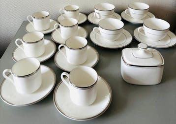 Royal Doulton - Theeservies (12) - Bone Chine porselein -, Antiek en Kunst