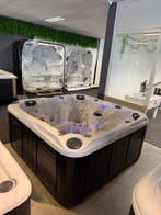 PASSION SOLANGE – High-end spa/jacuzzi 5 persoons, Ophalen, Zo goed als nieuw, Pomp, Vast