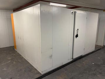 Vriescel 388 x 335 x 230 cm, Nieuw in verpakking, Koelen en Vriezen