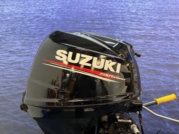 “Suzuki 30 buitenboordmotor | Kortstaart | 63 UUR SLECHTS”, 10 tot 30 pk, Viertaktmotor, Ophalen of Verzenden, Zo goed als nieuw