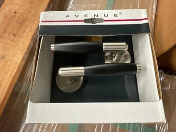Online veiling: Avenue, Nostalgie, deurkrukset (64 sets), Nieuw