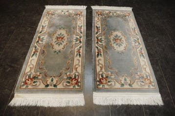 porseleinen set 2x - Tapijt - 142 cm - 72 cm, Huis en Inrichting, Nieuw