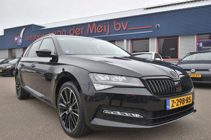 Zakelijke Lease |  Škoda Superb Combi 1.5 TSI ACT Business E, Auto's, Skoda, Lease, Zwart, Automaat, Stationwagon, Overige kleuren