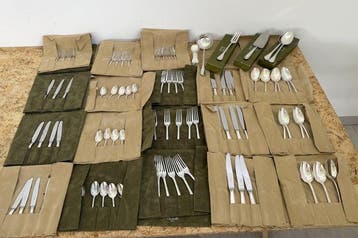 Christofle - Bestekset voor 12 personen (124) - Parels -, Antiek en Kunst