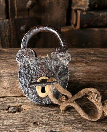 Hangslot Antiek - slot, met de hand gemaakt