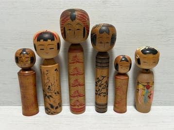 Vintage Japanse Kokeshi Collectie – 6 Houten Poppen – Koyama