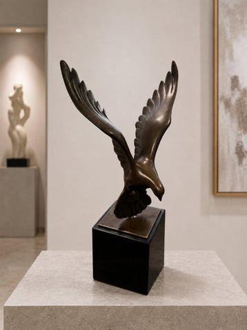 sculptuur, Bronzen duif in vlucht - vrede, vrijheid en