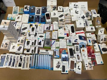 Ca. 186x Powerbanks en telefoonhoesjes, Guess, Vention Li, Telecommunicatie, Nieuw