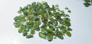 Geen minimumprijs Zeldzame sphene Ruw- 64 g - (161)